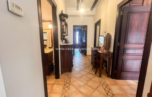 Resale - Villa / Semi detached - Jávea