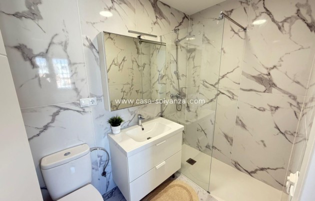 Resale - Villa - Torrevieja - Cabo cervera