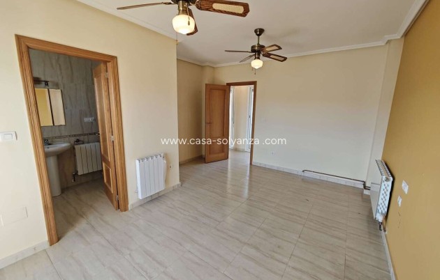 Revente - Villa - Pinoso