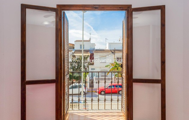 Resale - Apartment / flat - Torrevieja - Calas Blanca