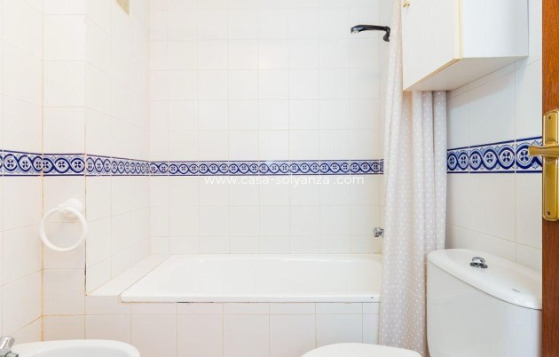 Resale - Apartment / flat - Torrevieja - Calas Blanca