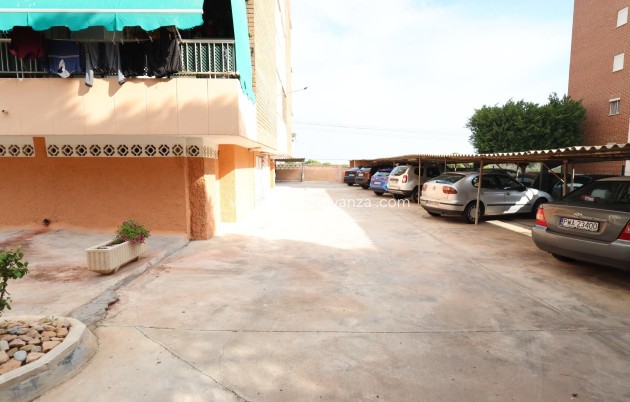 Resale - Apartment / flat - Torrevieja - Punta Prima