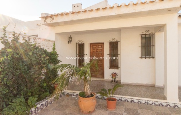 Wiederverkauf - Independent villa - Guardamar del Segura