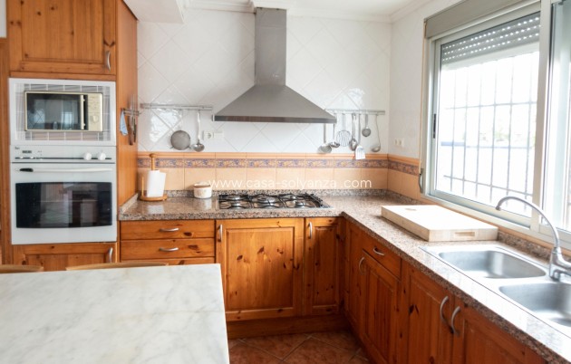 Wiederverkauf - Independent villa - Guardamar del Segura