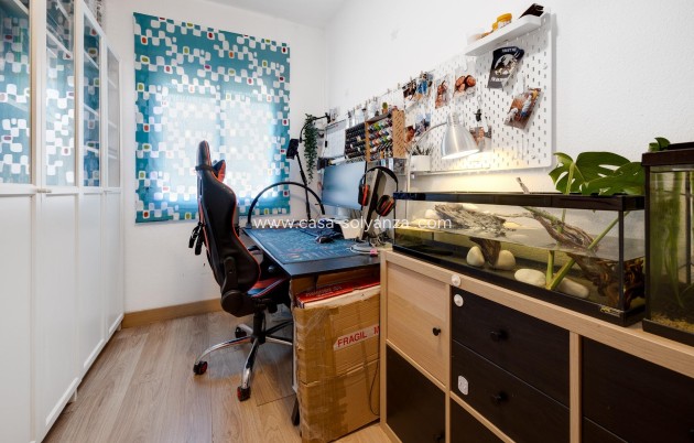 Resale - Apartment / flat - Torrevieja - Calas Blanca