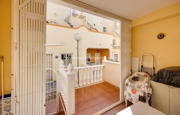 Resale - Apartment / flat - Orihuela Costa - La Florida