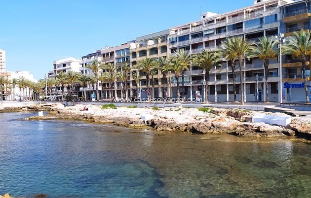 Resale - Apartment / flat - Torrevieja - CENTRO CASCO URBANO
