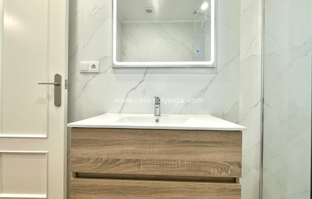 Resale - Apartment / flat - Torrevieja - La Mata