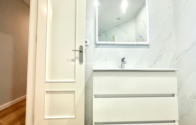 Resale - Apartment / flat - Torrevieja - La Mata