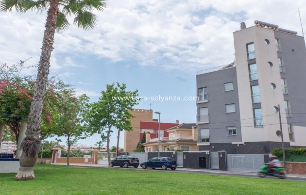 Resale - Apartment / flat - Torrevieja - Estacion Autobuses