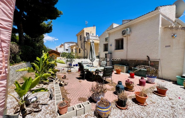 Resale - Villa - El Chaparral - 0