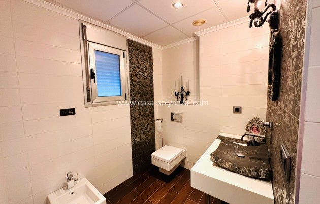 Resale - Apartment / flat - Torrevieja - Estacion Autobuses