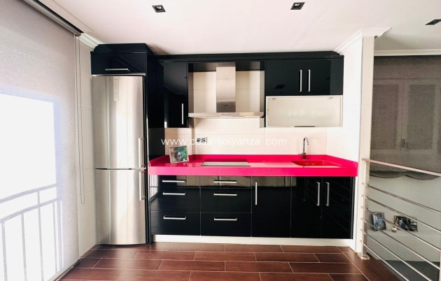 Resale - Apartment / flat - Torrevieja - Estacion Autobuses