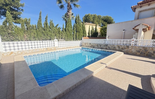 Resale - Villa - Villamartin - Villamartín