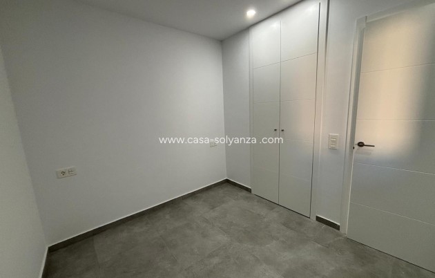 Resale - Apartment / flat - Torrevieja - Estacion Autobuses