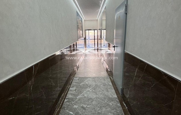 Resale - Apartment / flat - Torrevieja - Estacion Autobuses