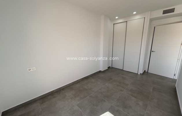 Resale - Apartment / flat - Torrevieja - Estacion Autobuses