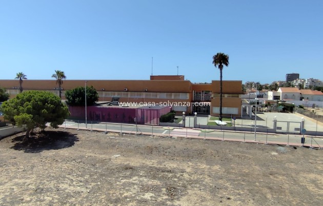 Resale - Villa - Torrevieja - Aguas nuevas