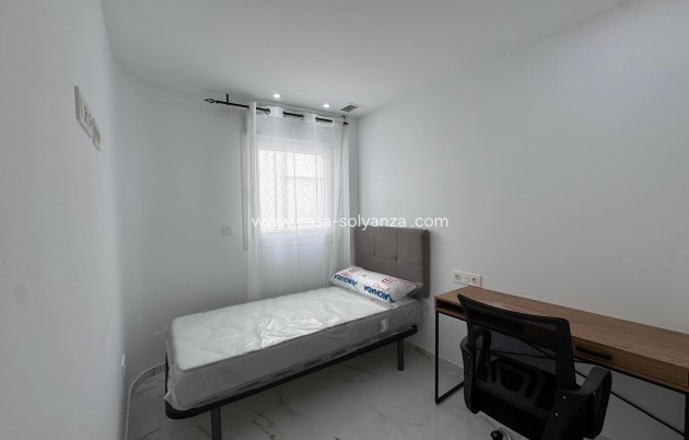 Resale - Apartment / flat - Torrevieja - Center