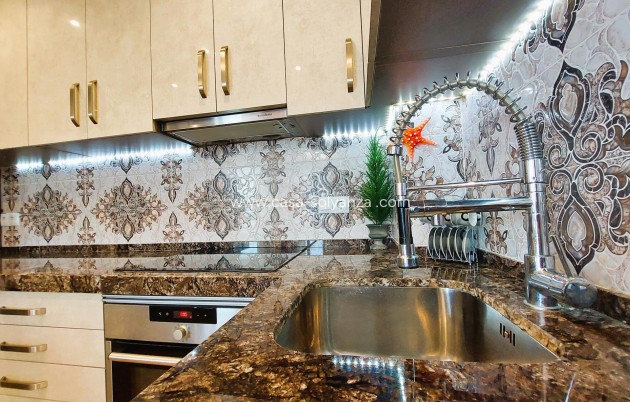 Resale - Apartment / flat - Torrevieja - Costa Blanca