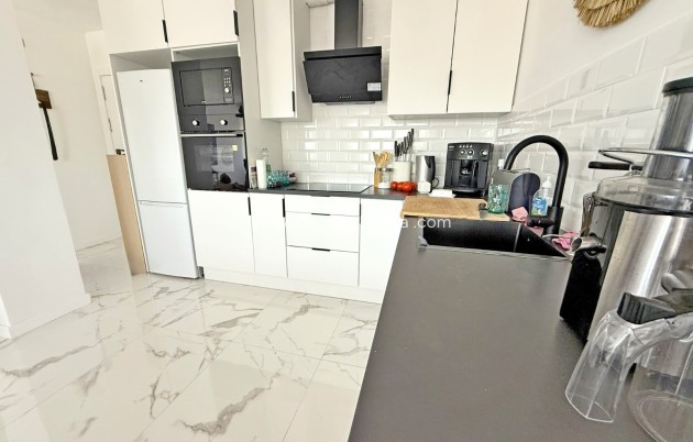 Resale - Apartment / flat - Orihuela Costa - Punta Prima