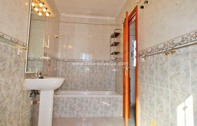 Wiederverkauf - Stadthaus - Villamartin - Villamartín