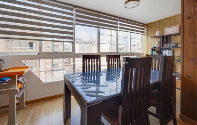 Resale - Apartment / flat - Torrevieja - Playa del Cura