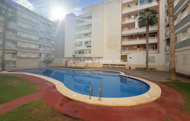Herverkoop - Appartement / flat - Torrevieja - Habaneras