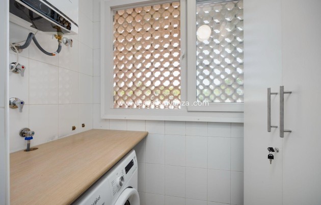 Resale - Apartment / flat - Orihuela Costa - Aguamarina