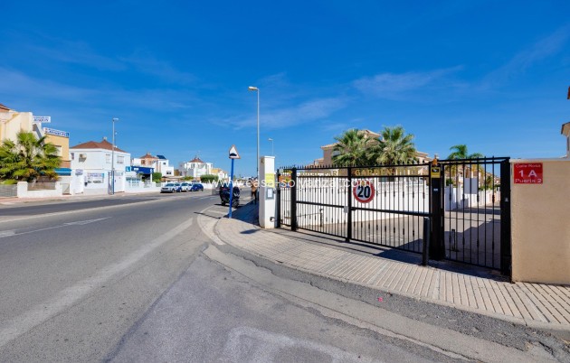 Wiederverkauf - Villa - Orihuela Costa - Urbanización Perla del Mar