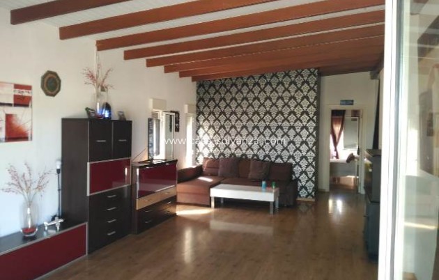 Resale - Villa - La Matanza - Inland