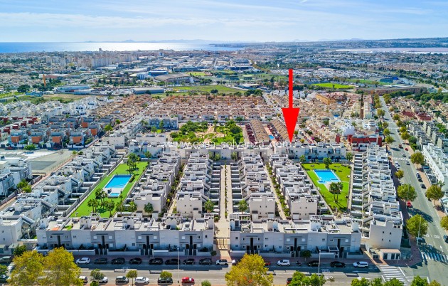 Resale - Terraced Bungalow - Torrevieja