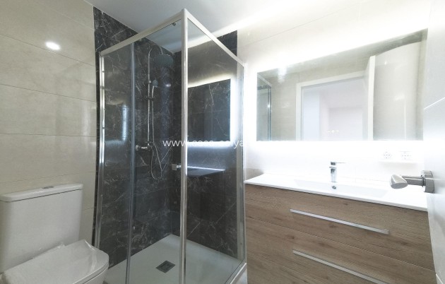 Revente - Appartement - Torrevieja - Playa De Los Naufragos