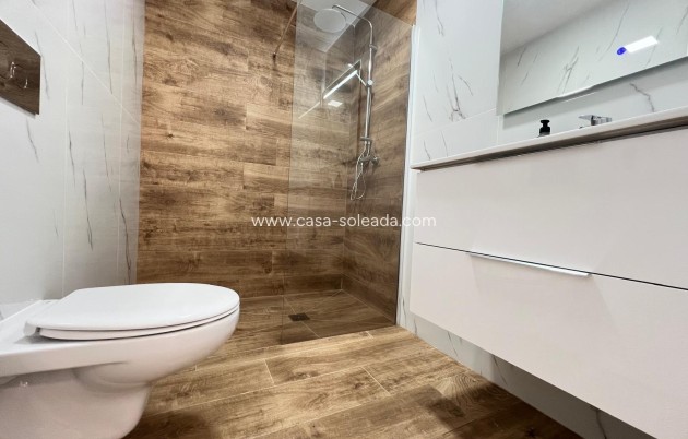Resale - Apartment / flat - Torrevieja - Costa Blanca