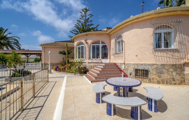 Resale - Villa - San Luis - Inland