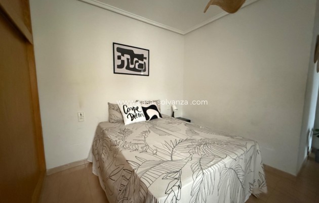 Resale - Apartment / flat - Torrevieja - El Acequión - Los Náufragos