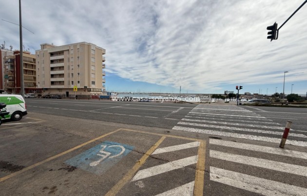 Resale - Apartment / flat - Torrevieja - El Acequión - Los Náufragos