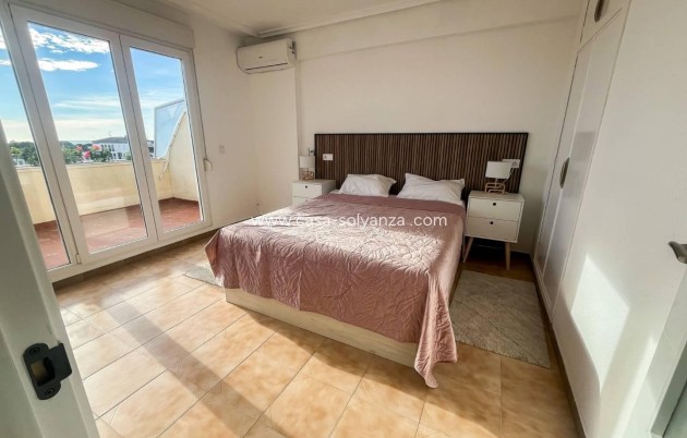 Resale - Apartment / flat - Torrevieja - Punta Prima
