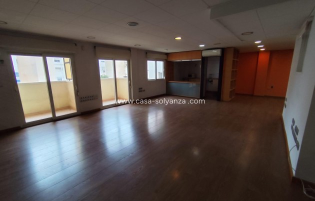 Resale - Apartment / flat - Torrevieja - Puerto