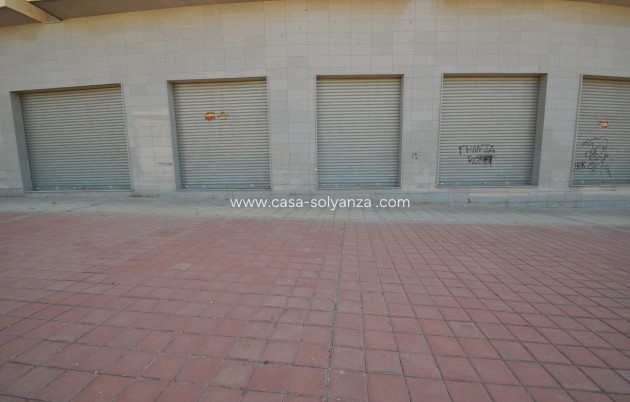 Revente - Commercial - Elda - Inland
