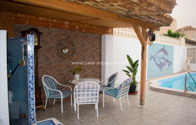 Wiederverkauf - Independent villa - Torrevieja