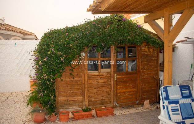 Wiederverkauf - Independent villa - Torrevieja