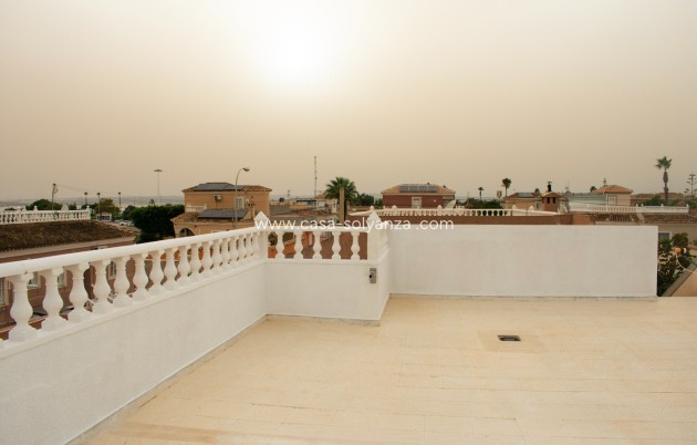 Wiederverkauf - Independent villa - Torrevieja