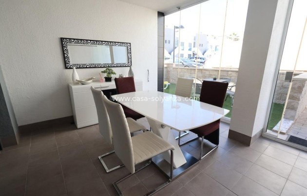 Herverkoop - Bungalow - Orihuela Costa - La Zenia