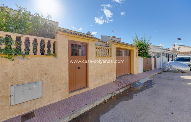 Resale - Townhouse - Torrevieja - Aguas nuevas