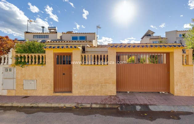 Resale - Townhouse - Torrevieja - Aguas nuevas