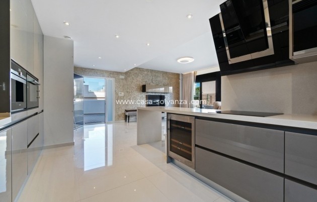 Herverkoop - Villa - Orihuela Costa - Agua Marina