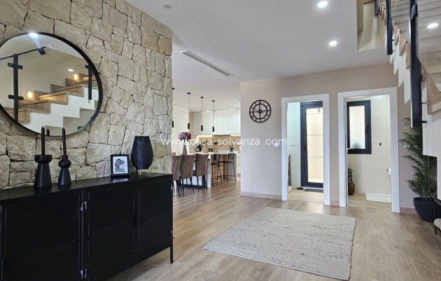 Revente - Villa - Dolores - Sector 4