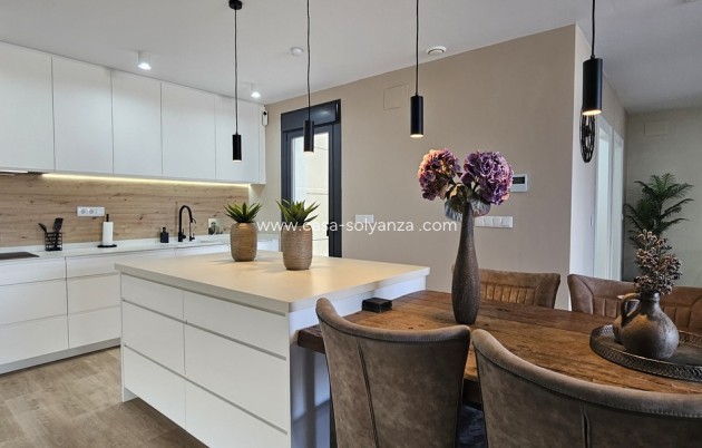 Revente - Villa - Dolores - Sector 4