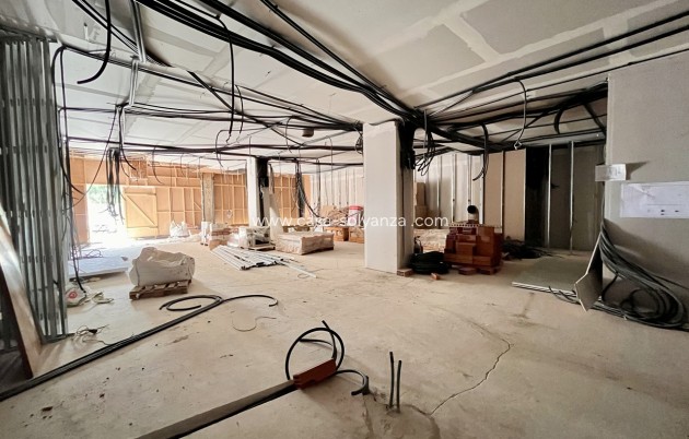 Resale - Commercial - La Zenia - Costa Blanca